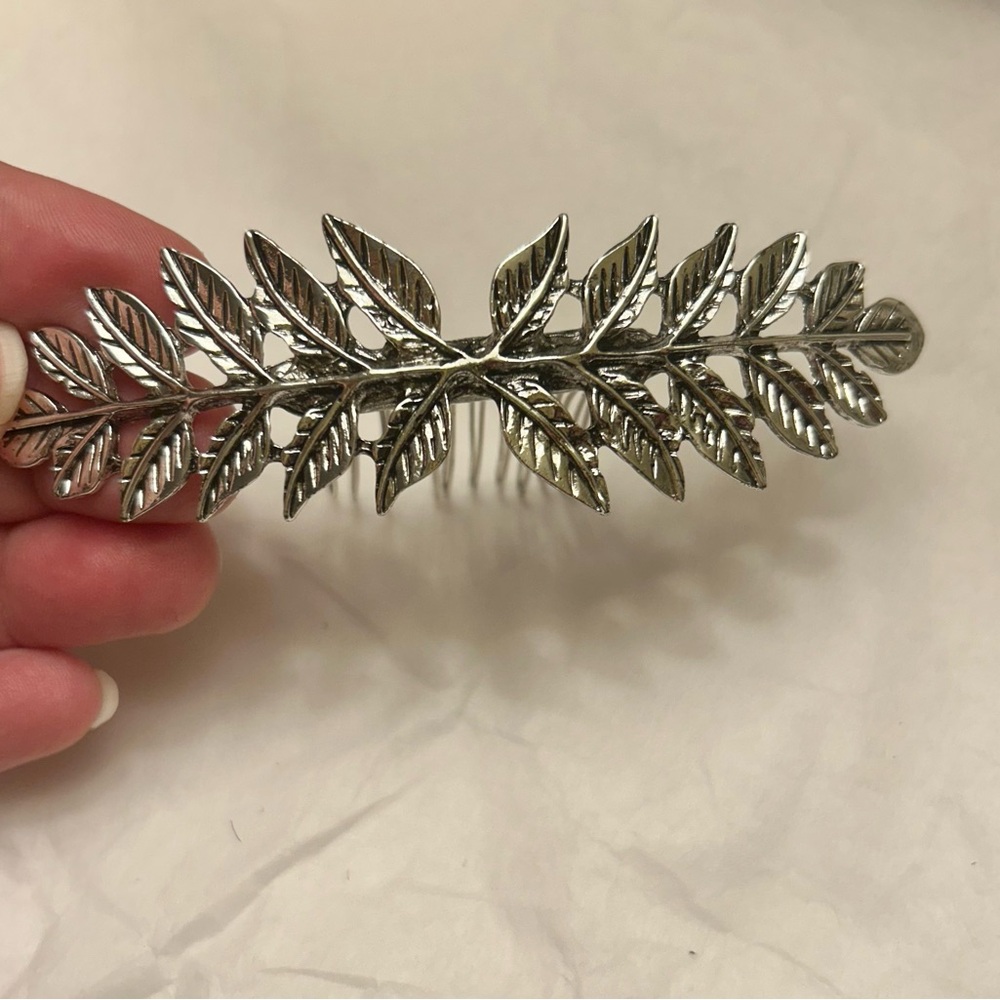 Silver Leaf Hair Piece - Picture 2 of 3